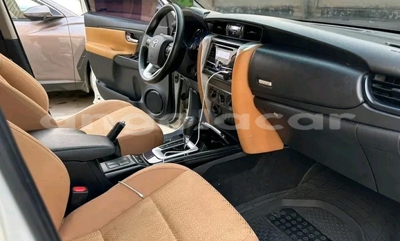 Acheter Occasion Voiture Toyota Fortuner Blanc à Luanda, Province de Luanda Acheter Occasion Voiture Toyota Fortuner Blanc à Luanda, Province de Luanda