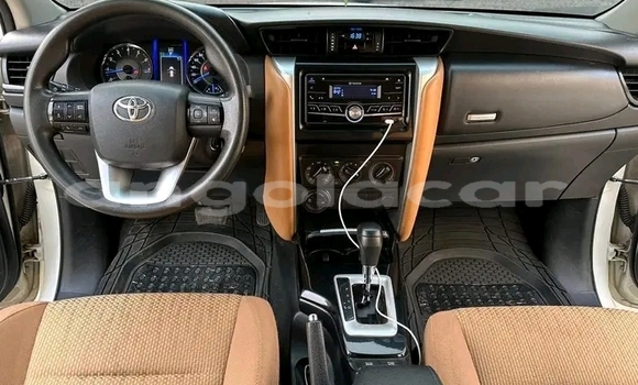 Acheter Occasion Voiture Toyota Fortuner Blanc à Luanda, Province de Luanda Acheter Occasion Voiture Toyota Fortuner Blanc à Luanda, Province de Luanda