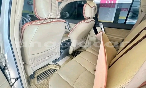 Buy Used Toyota Land Cruiser Prado White Car in Luanda in Luanda Province Buy Used Toyota Land Cruiser Prado White Car in Luanda in Luanda Province