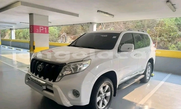 Buy Used Toyota Land Cruiser Prado White Car in Luanda in Luanda Province Buy Used Toyota Land Cruiser Prado White Car in Luanda in Luanda Province