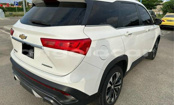 Buy Used Chevrolet Captiva White Car in Caluquembe in Huila Buy Used Chevrolet Captiva White Car in Caluquembe in Huila