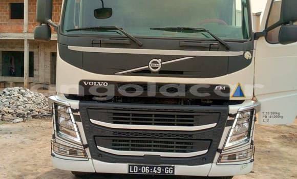 Buy Used Volvo F4 White Truck in Camabatela in Uige Buy Used Volvo F4 White Truck in Camabatela in Uige