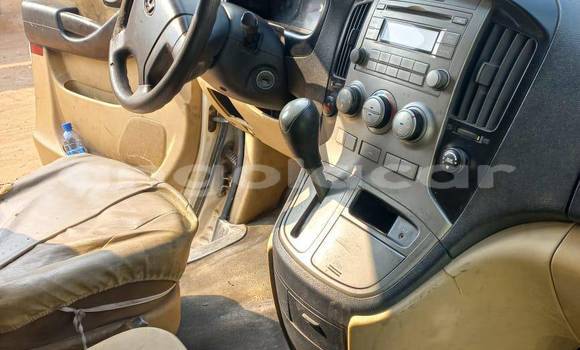 Buy Used Volkswagen Amarok White Car in Caluquembe in Huila Buy Used Volkswagen Amarok White Car in Caluquembe in Huila