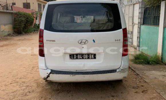 Buy Used Volkswagen Amarok White Car in Caluquembe in Huila Buy Used Volkswagen Amarok White Car in Caluquembe in Huila