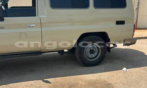 Buy Used Toyota Land Cruiser Other Car in Caluquembe in Huila Buy Used Toyota Land Cruiser Other Car in Caluquembe in Huila