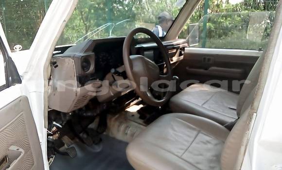Buy Used Toyota Land Cruiser White Car in Cabinda in Cabinda Buy Used Toyota Land Cruiser White Car in Cabinda in Cabinda