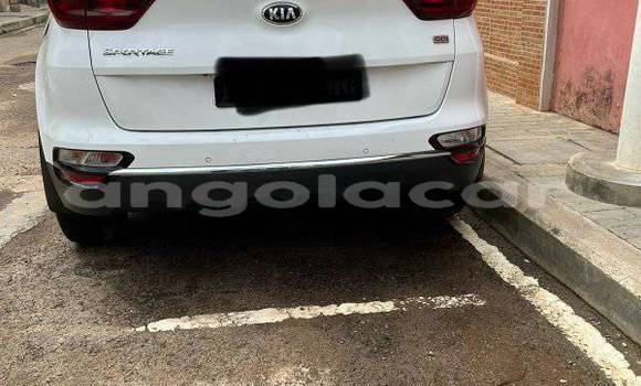 Buy Used Kia Sportage White Car in Camabatela in Uige Buy Used Kia Sportage White Car in Camabatela in Uige