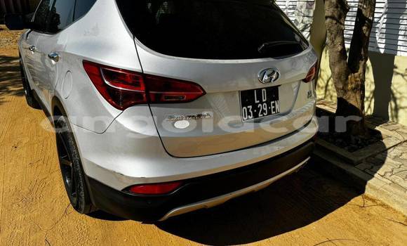 Buy Used Hyundai Santa Fe Other Car in Caala in Huambo Buy Used Hyundai Santa Fe Other Car in Caala in Huambo