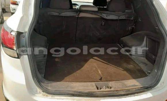 Buy Used Hyundai Tucson White Car in Caala in Huambo Buy Used Hyundai Tucson White Car in Caala in Huambo