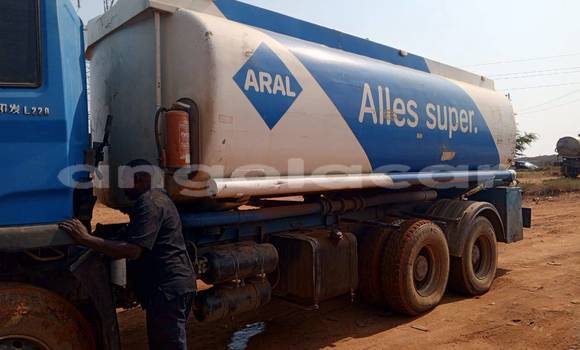 Buy Used Isuzu NPR 85H Other Truck in Caconda in Huila Buy Used Isuzu NPR 85H Other Truck in Caconda in Huila