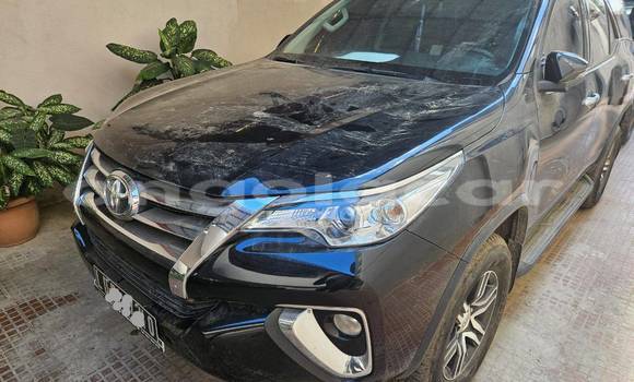 Buy Used Toyota Fortuner Black Car in Camabatela in Uige Buy Used Toyota Fortuner Black Car in Camabatela in Uige