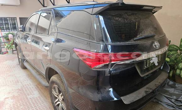 Buy Used Toyota Fortuner Black Car in Camabatela in Uige Buy Used Toyota Fortuner Black Car in Camabatela in Uige