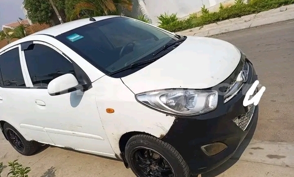 Acheter Occasion Voiture Hyundai i10 Blanc à Camacupa, Bie Acheter Occasion Voiture Hyundai i10 Blanc à Camacupa, Bie