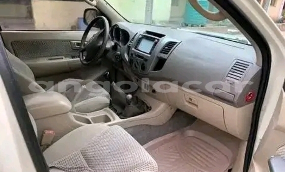 Comprar Usado Toyota Fortuner Branco Carro em Camacupa em Bie