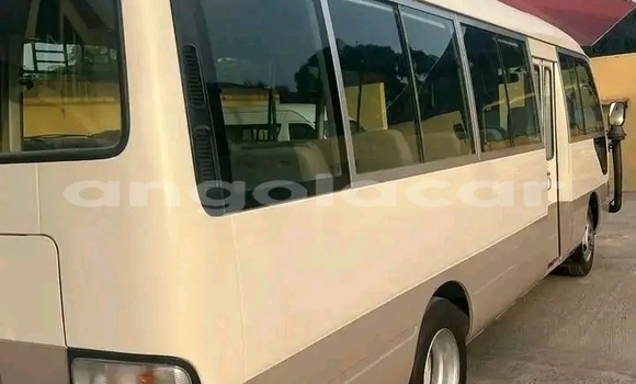 Acheter Occasion Voiture Toyota Coaster Blanc à Import - Dubai, Province de Bengo Acheter Occasion Voiture Toyota Coaster Blanc à Import - Dubai, Province de Bengo