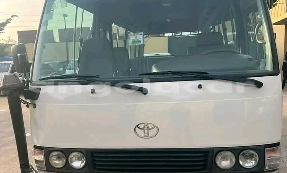 Acheter Occasion Voiture Toyota Coaster Blanc à Import - Dubai, Province de Bengo Acheter Occasion Voiture Toyota Coaster Blanc à Import - Dubai, Province de Bengo