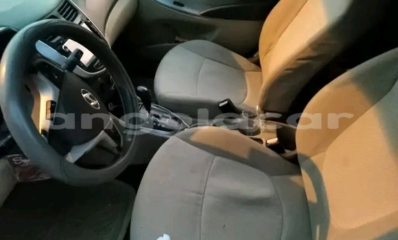 Comprar Usado Hyundai Accent Outro Carro em Kuito em Província do Bié