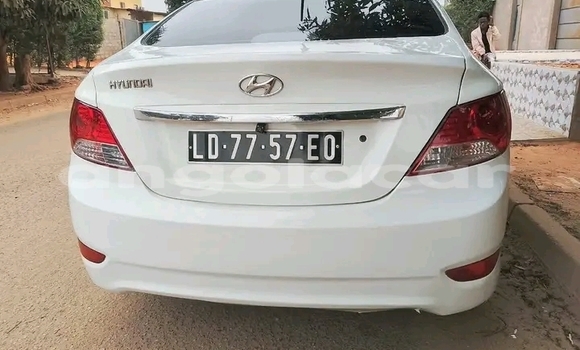 Buy Used Hyundai Accent White Car in Lubango in Huila Province Buy Used Hyundai Accent White Car in Lubango in Huila Province