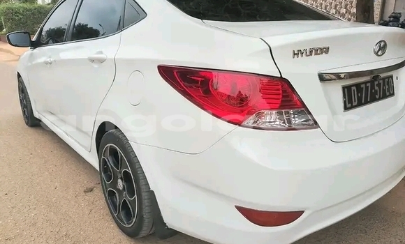 Acheter Occasion Voiture Hyundai Accent Blanc à Lubango, Huila Acheter Occasion Voiture Hyundai Accent Blanc à Lubango, Huila