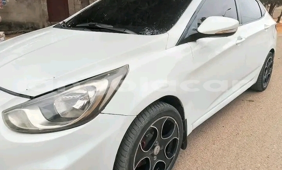 Acheter Occasion Voiture Hyundai Accent Blanc à Lubango, Huila Acheter Occasion Voiture Hyundai Accent Blanc à Lubango, Huila