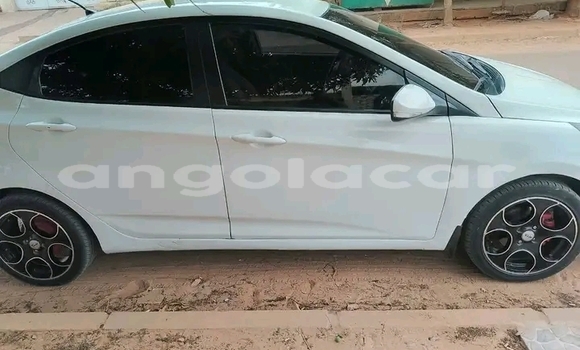 Acheter Occasion Voiture Hyundai Accent Blanc à Lubango, Huila Acheter Occasion Voiture Hyundai Accent Blanc à Lubango, Huila
