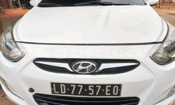 Acheter Occasion Voiture Hyundai Accent Blanc à Lubango, Huila Acheter Occasion Voiture Hyundai Accent Blanc à Lubango, Huila