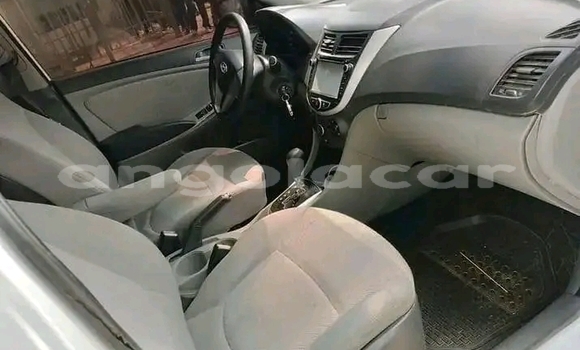 Acheter Occasion Voiture Hyundai Accent Blanc à Camacupa, Bie Acheter Occasion Voiture Hyundai Accent Blanc à Camacupa, Bie