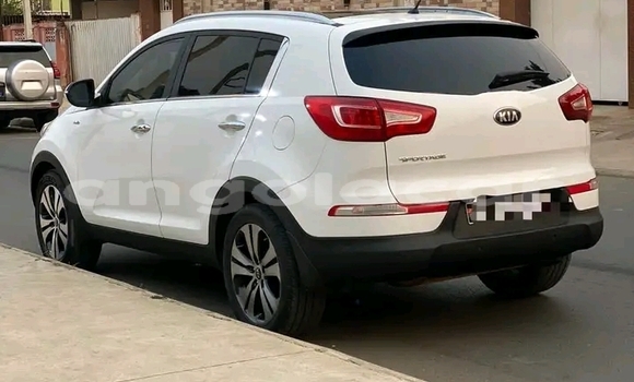 Comprar Usado Kia Sportage Branco Carro em Luanda em Luanda Province
