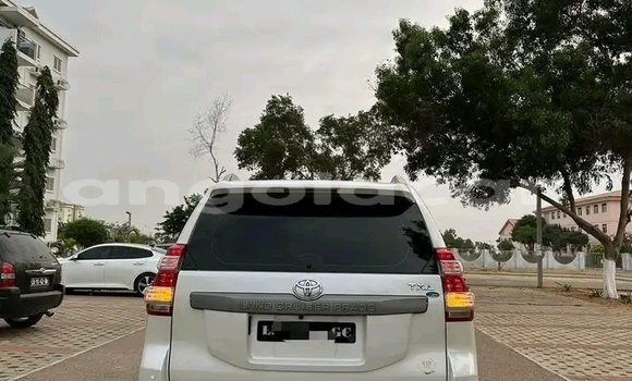Buy Used Toyota Land Cruiser Prado White Car in Cabinda in Cabinda Buy Used Toyota Land Cruiser Prado White Car in Cabinda in Cabinda