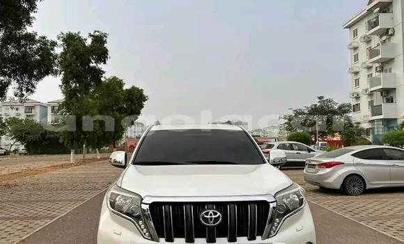 Buy Used Toyota Land Cruiser Prado White Car in Cabinda in Cabinda Buy Used Toyota Land Cruiser Prado White Car in Cabinda in Cabinda