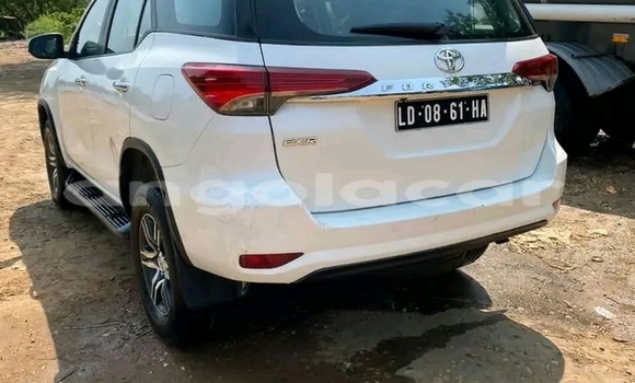 Acheter Occasion Voiture Toyota Fortuner Blanc à Cuito, Province de Bié Acheter Occasion Voiture Toyota Fortuner Blanc à Cuito, Province de Bié