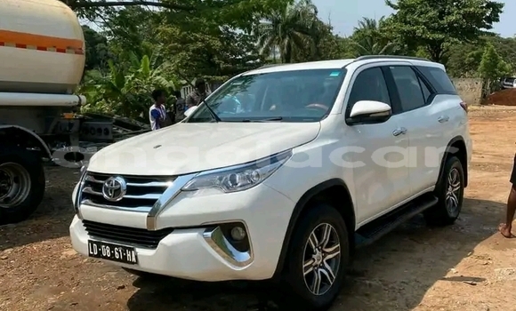 Acheter Occasion Voiture Toyota Fortuner Blanc à Cuito, Province de Bié Acheter Occasion Voiture Toyota Fortuner Blanc à Cuito, Province de Bié