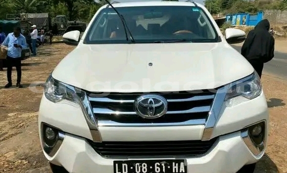 Acheter Occasion Voiture Toyota Fortuner Blanc à Cuito, Province de Bié Acheter Occasion Voiture Toyota Fortuner Blanc à Cuito, Province de Bié