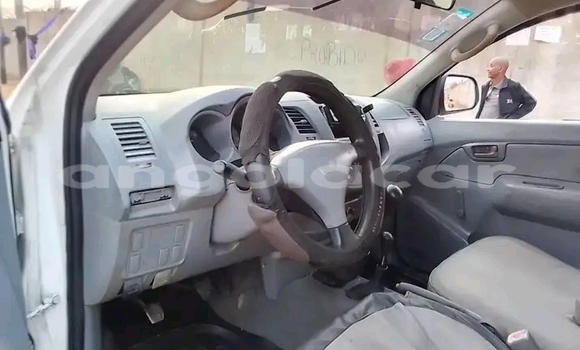 Acheter Occasion Voiture Toyota Hilux Blanc à Cuito, Province de Bié Acheter Occasion Voiture Toyota Hilux Blanc à Cuito, Province de Bié