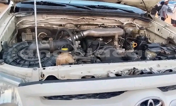 Acheter Occasion Voiture Toyota Hilux Blanc à Cuito, Province de Bié Acheter Occasion Voiture Toyota Hilux Blanc à Cuito, Province de Bié