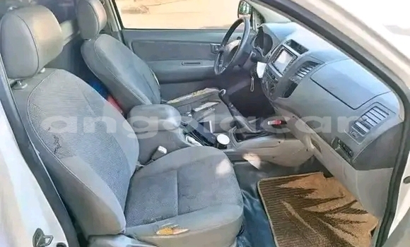 Acheter Occasion Voiture Toyota Hilux Blanc à Camacupa, Bie Acheter Occasion Voiture Toyota Hilux Blanc à Camacupa, Bie