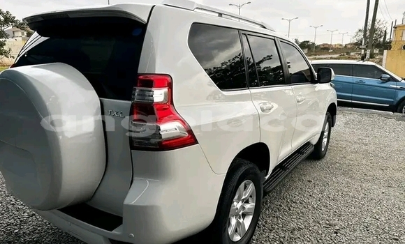 Buy Used Toyota Land Cruiser Prado White Car in Luanda in Luanda Province Buy Used Toyota Land Cruiser Prado White Car in Luanda in Luanda Province
