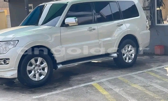 Acheter Occasion Voiture Mitsubishi Pajero Blanc à Camabatela, Uige Acheter Occasion Voiture Mitsubishi Pajero Blanc à Camabatela, Uige