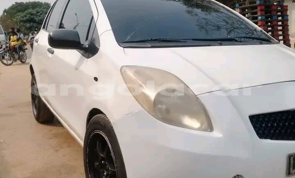 Acheter Occasion Voiture Toyota Yaris Blanc à Camacupa, Bie Acheter Occasion Voiture Toyota Yaris Blanc à Camacupa, Bie