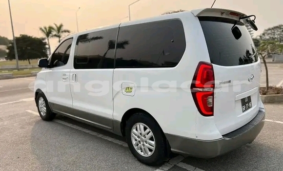 Acheter Occasion Voiture Hyundai H1 Blanc à Catabola, Bie Acheter Occasion Voiture Hyundai H1 Blanc à Catabola, Bie