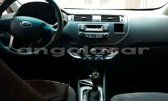 Comprar Usado Kia rio Verde Carro em Longonjo em Huambo Comprar Usado Kia rio Verde Carro em Longonjo em Huambo