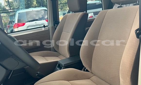 Comprar Usado Toyota Land Cruiser Prata Carro em Luanda em Luanda Province Comprar Usado Toyota Land Cruiser Prata Carro em Luanda em Luanda Province