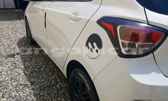 Buy Used Hyundai i10 White Car in Luanda in Luanda Province Buy Used Hyundai i10 White Car in Luanda in Luanda Province