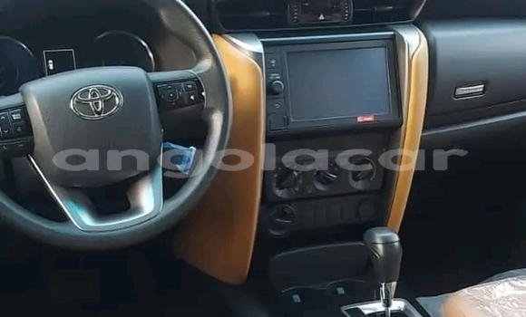 Acheter Occasion Voiture Toyota Fortuner Gris à Luanda, Province de Luanda Acheter Occasion Voiture Toyota Fortuner Gris à Luanda, Province de Luanda