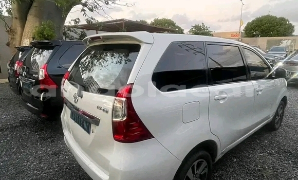 Acheter Occasion Voiture Toyota Avanza Blanc à Luanda, Province de Luanda Acheter Occasion Voiture Toyota Avanza Blanc à Luanda, Province de Luanda