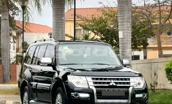 Buy Used Mitsubishi Pajero Black Car in Luanda in Luanda Province Buy Used Mitsubishi Pajero Black Car in Luanda in Luanda Province