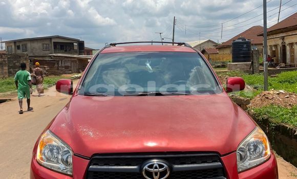 Acheter Occasion Voiture Toyota RAV4 Rouge à Luanda, Province de Luanda Acheter Occasion Voiture Toyota RAV4 Rouge à Luanda, Province de Luanda