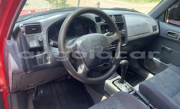 Comprar Usado Toyota RAV4 Vermelho Carro em Luanda em Luanda Province Comprar Usado Toyota RAV4 Vermelho Carro em Luanda em Luanda Province