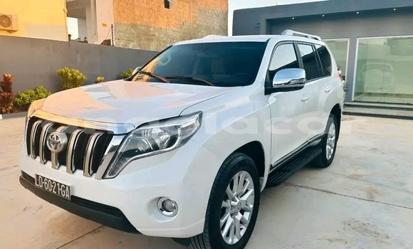 Buy Used Toyota Land Cruiser Prado White Car in Luanda in Luanda Province