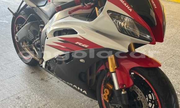 Comprar Usado Yamaha YZF Branco Moto em Luanda em Luanda Province